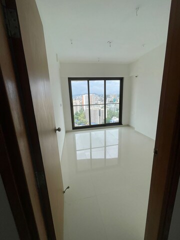 Room in 2 BHK Apartment at Naman Habitat, Andheri West – for Rent