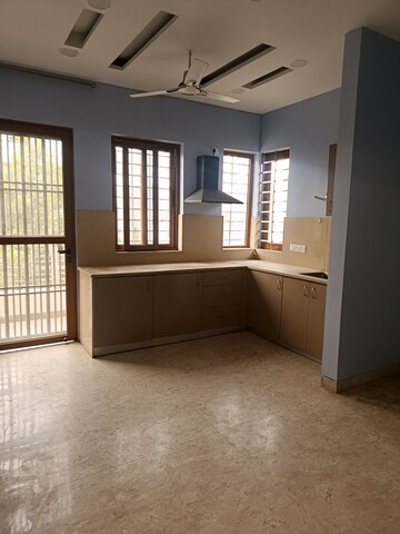 Room in 2 BHK Villa at Sector 39 – for Rent