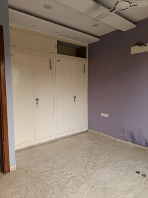 Room in 2 BHK Villa at Sector 39 – for Rent