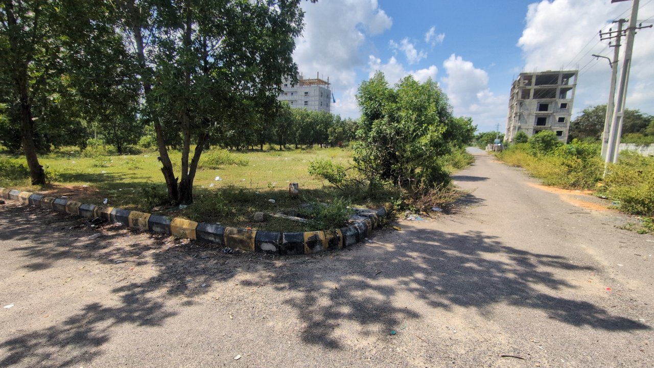 Plot For Sale in Sai Surya Gallant