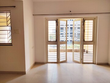 Room in 3 BHK Apartment at Paranjape Crystal Garden, Baner – for Rent