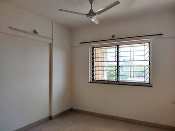 Room in 3 BHK Apartment at Paranjape Crystal Garden, Baner – for Rent