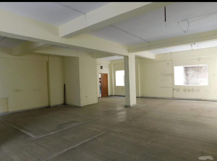 Room, sant-mira-chs Commercial Showroom 3000 Sq.Ft. In Kopri Thane 9349622