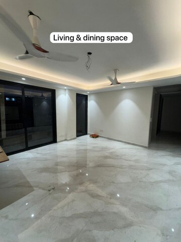 Room in 4 BHK Builder Floor at Palm Residency Chhatarpur, Chattarpur – for Sale