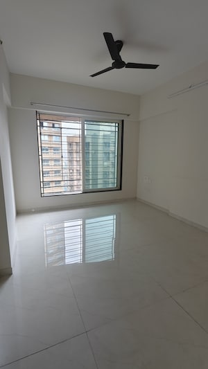 Room in 1 BHK Apartment at Chandak 34 Park Estate, Goregaon West – for Rent