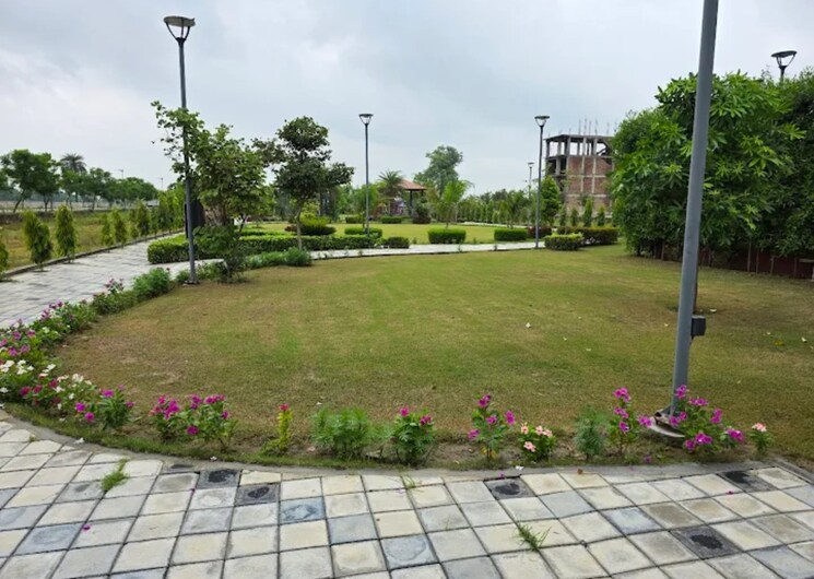 Garden, rambha-corona-greens  113 Sq.Yd. Plot In Sohna Sector 5 Gurgaon 9349682