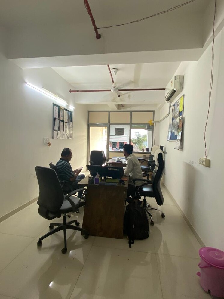 Team Area, science city Commercial Showroom 698 Sq.Ft. In Science City Ahmedabad 9349641