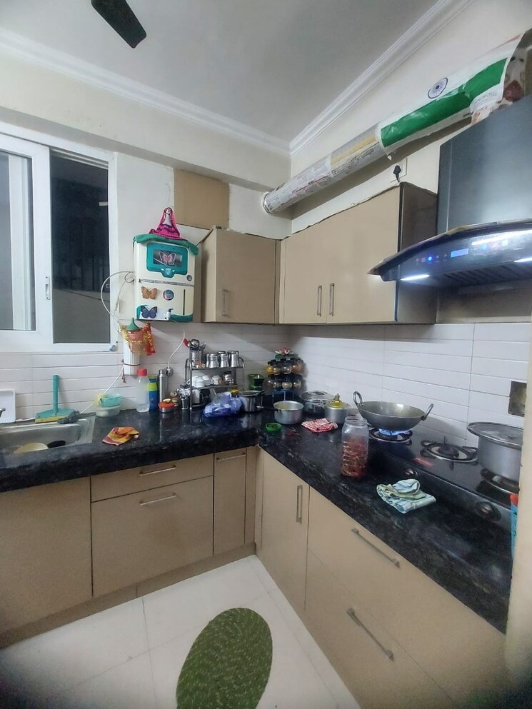 Kitchen, essentia-homes 3 Bedroom 1800 Sq.Ft. Apartment In Vip Road Zirakpur 9349700