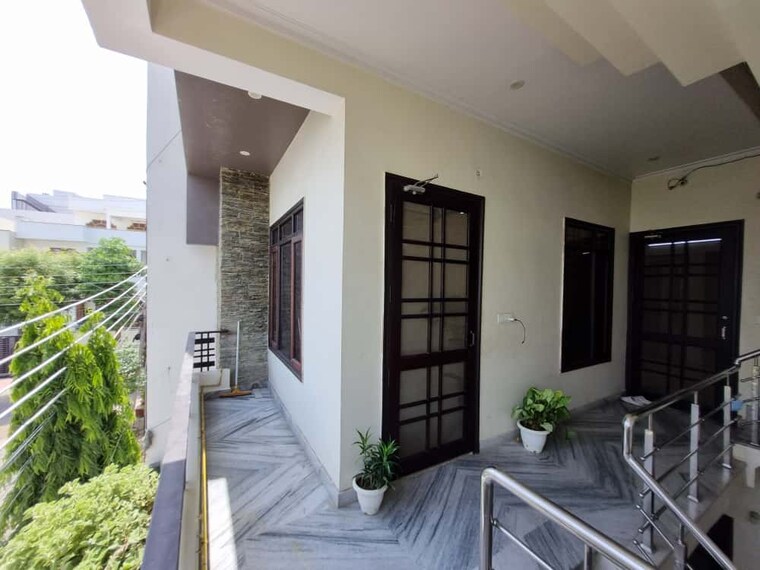 Balcony, dlf-exclusive-floors 3 Bedroom 1500 Sq.Ft. Apartment In Sector 53 Gurgaon 9349718