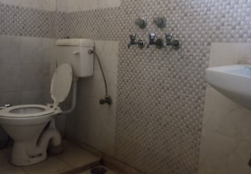 Bathroom in 1 BHK Villa at Sector 37 – for Rent