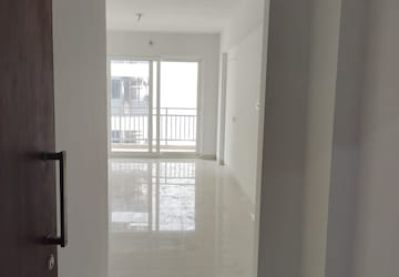 Room in 2 BHK Apartment at Pacific Golf Estate, Kulhan – for Rent