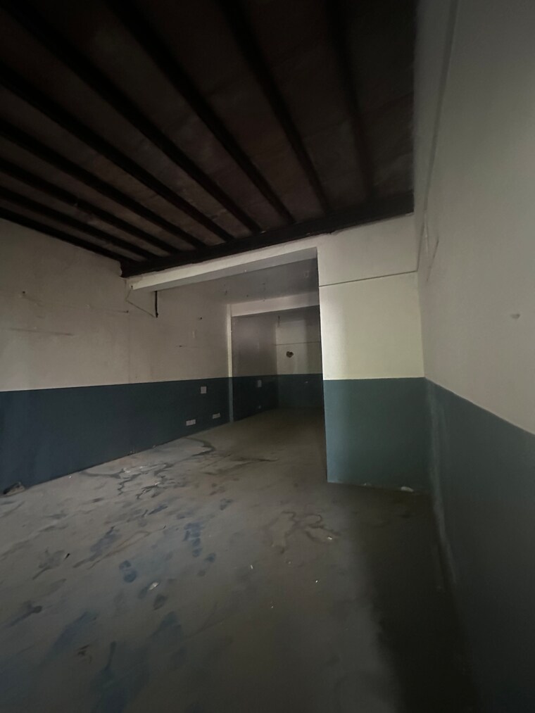 Kitchen, dlf industrial area Commercial Warehouse 1500 Sq.Yd. In Dlf Industrial Area Faridabad 9349749