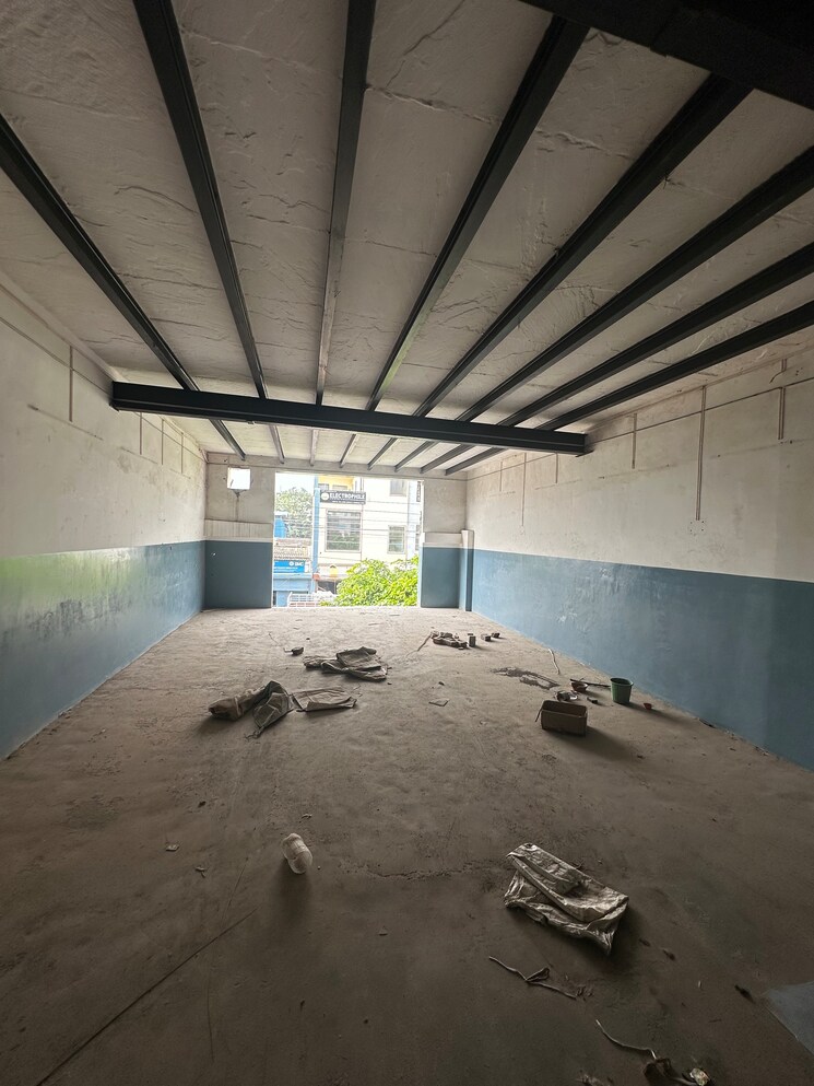 Balcony, dlf industrial area Commercial Warehouse 1500 Sq.Yd. In Dlf Industrial Area Faridabad 9349749