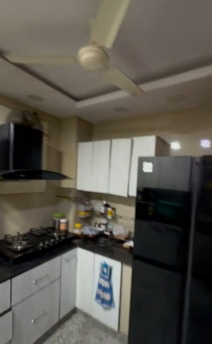 Kitchen, east patel nagar 3 Bedroom 1830 Sq.Ft. Builder Floor In East Patel Nagar Delhi 9349869