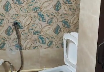Bathroom in 1.5 BHK Villa at Arun Vihar Sector 37, Sector 37 – for Rent