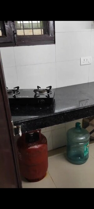 Kitchen in 1.5 BHK Villa at Arun Vihar Sector 37, Sector 37 – for Rent