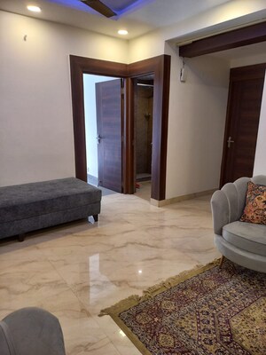 Room in 5 BHK Independent House at Sector 14 – for Rent