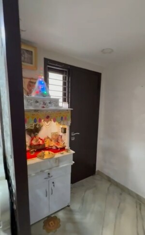 Furnished Amenities in 3 BHK Builder Floor at East Patel Nagar – for Rent
