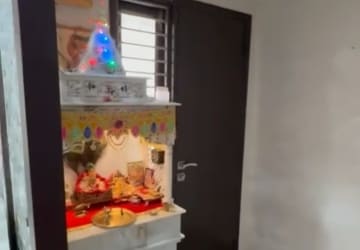Furnished Amenities in 3 BHK Builder Floor at East Patel Nagar – for Rent