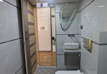 Bathroom in 5 BHK Apartment at Raymond The Invictus By GS, Pokhran Road No One – for Sale