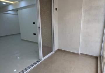 Room in 5 BHK Apartment at Raymond The Invictus By GS, Pokhran Road No One – for Sale