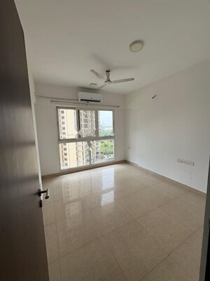 2 BHK Apartment For Rent in The Wadhwa Platina, Kolshet Road