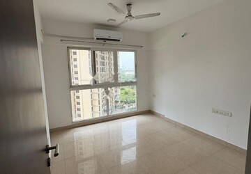 2 BHK Apartment For Rent in The Wadhwa Platina, Kolshet Road