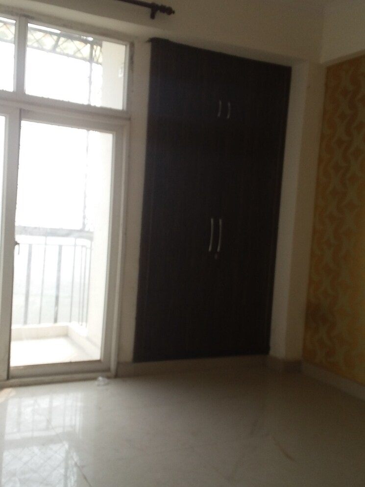 Room, amrapali-zodiac 2 Bedroom 950 Sq.Ft. Apartment In Sector 120 Noida 9349833
