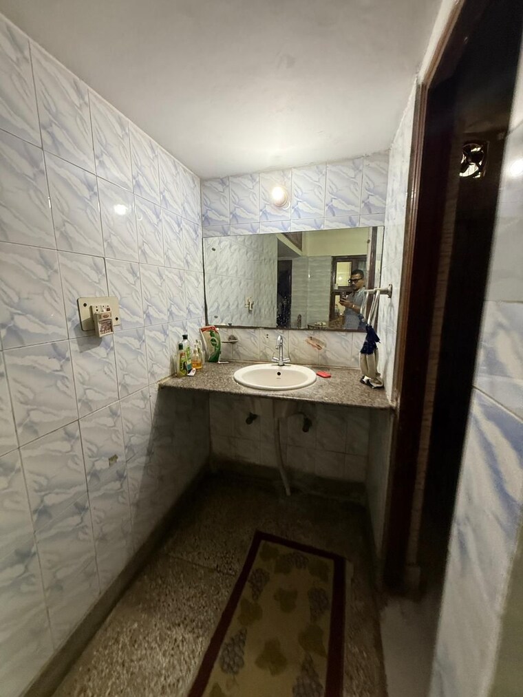 Kitchen, chattarpur 3 Bedroom 1000 Sq.Ft. Builder Floor In Chattarpur Delhi 9349858