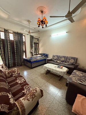 3 BHK Builder Floor For Rent in Chattarpur