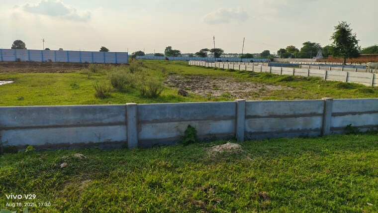 Garden, laramda  100 Sq.Yd. Plot In Laramda Agra 9349853