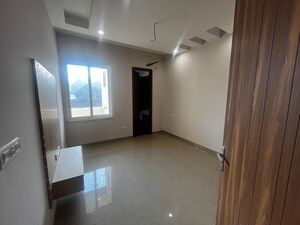Room in 3 BHK Apartment at Guru Nanak Enclave, Dhakoli – for Rent