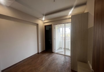 Room in 3 BHK Apartment at Guru Nanak Enclave, Dhakoli – for Rent