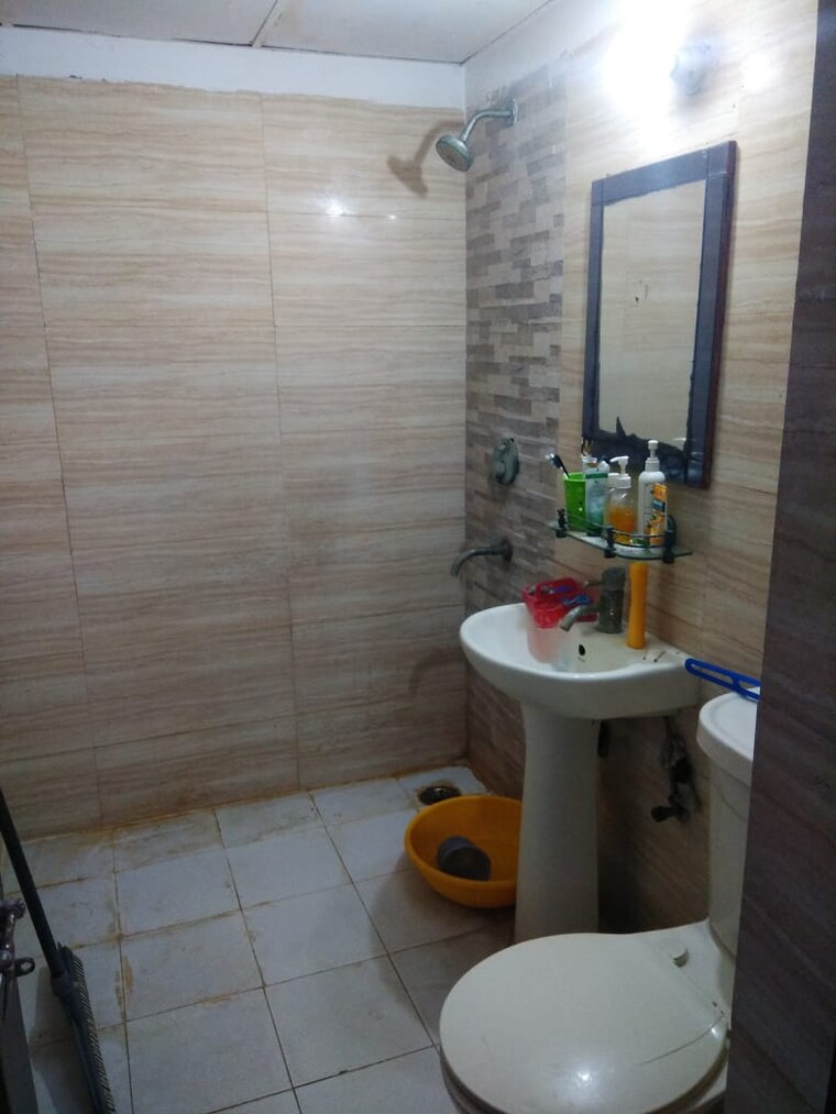 Bathroom, amrapali-zodiac 2.5 Bedroom 1075 Sq.Ft. Apartment In Sector 120 Noida 9349862