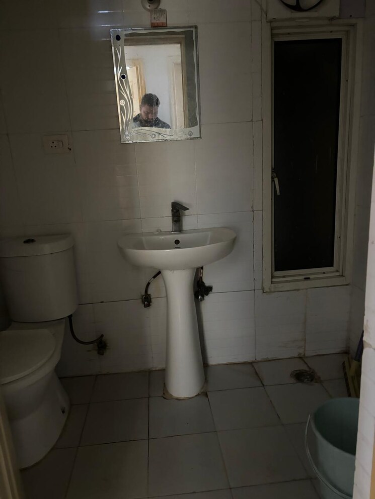 Bathroom, amrapali-zodiac 2.5 Bedroom 1075 Sq.Ft. Apartment In Sector 120 Noida 9349862