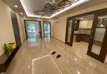 Parking in 3 BHK Apartment at CS Roseate 63, Sector 63a – for Sale