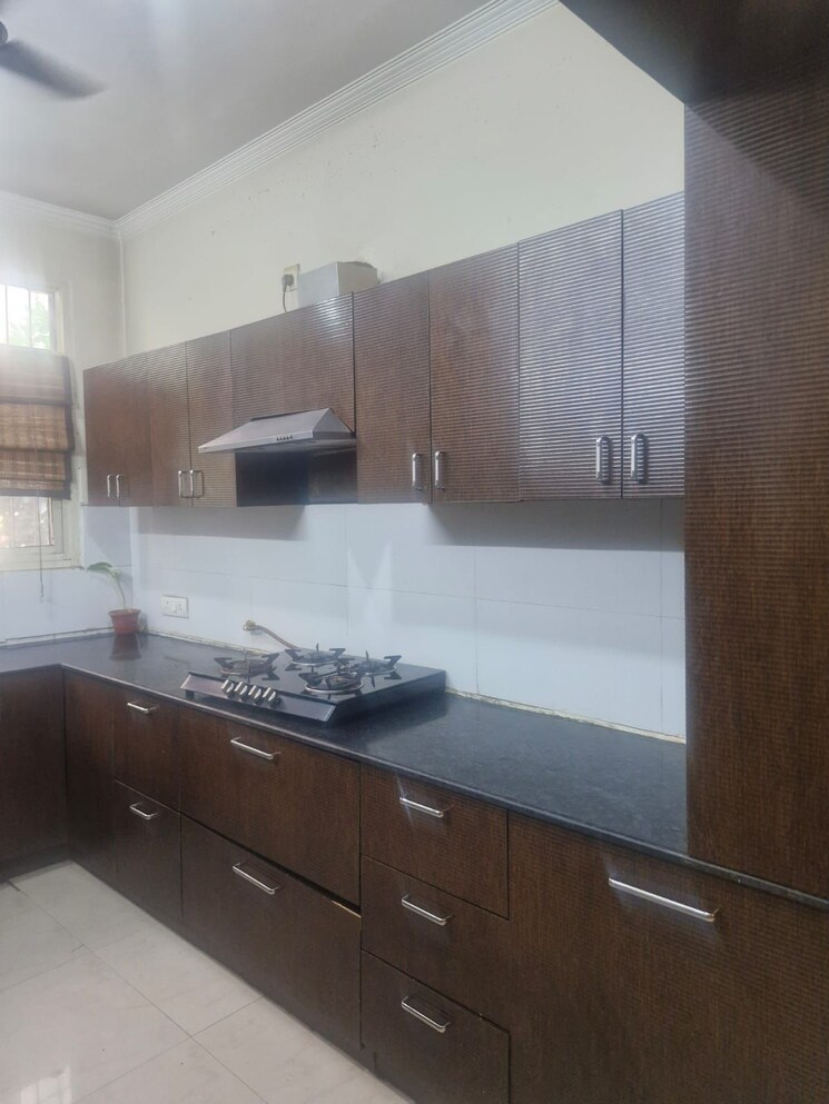 Kitchen, maya-garden-city 3 Bedroom 1800 Sq.Ft. Apartment In Lohgarh Zirakpur 9349874