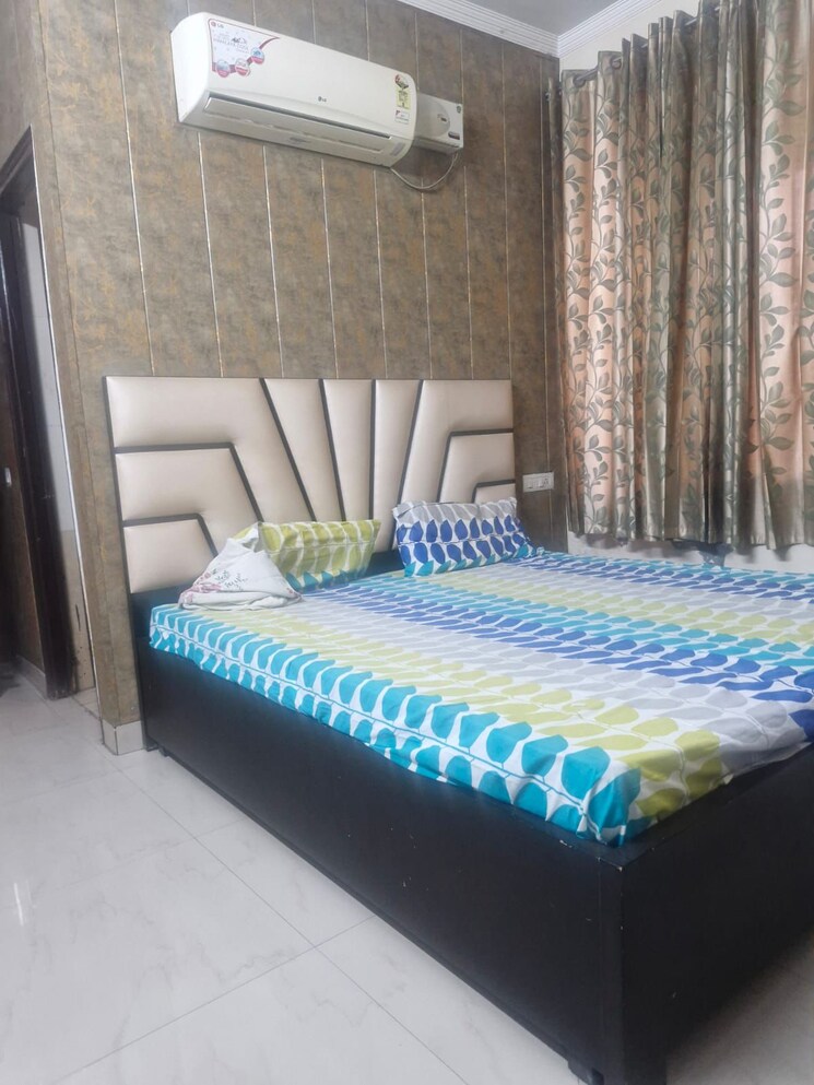 Bedroom, maya-garden-city 3 Bedroom 1800 Sq.Ft. Apartment In Lohgarh Zirakpur 9349874