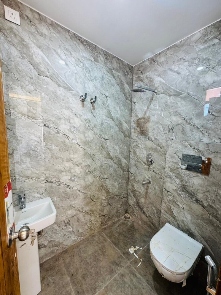 Bathroom, sahastradhara road 2 Bedroom 1050 Sq.Ft. Builder Floor In Sahastradhara Road Dehradun 9349904