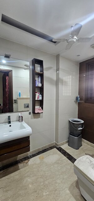 3 BHK Builder Floor For Sale in East Of Kailash