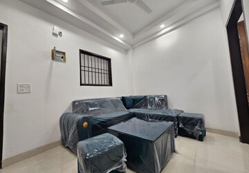Master Bedroom in 1 BHK Builder Floor at Saket – for Rent