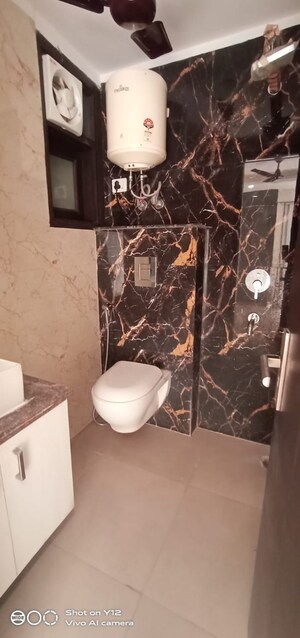 Furnished Amenities in 3 BHK Builder Floor at Hauz Khas – for Rent