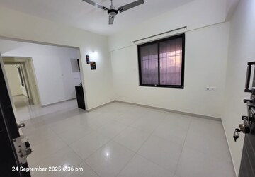 Room in 2 BHK Apartment at Mundhwa – for Rent