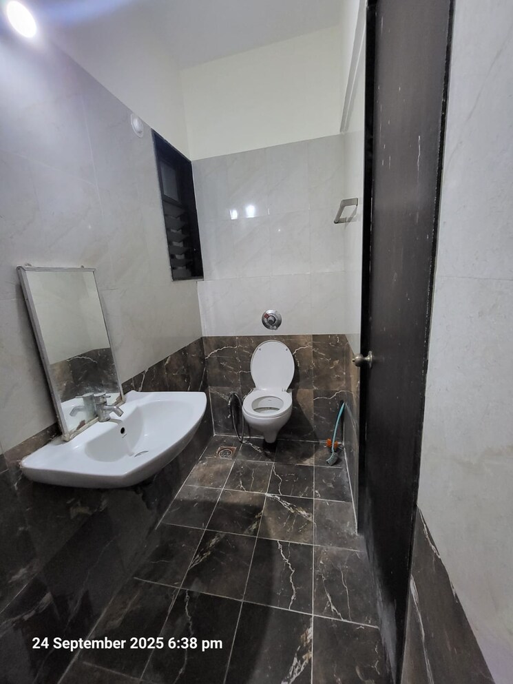 Bathroom, mundhwa 2 Bedroom 648 Sq.Ft. Apartment In Mundhwa Pune 9349913