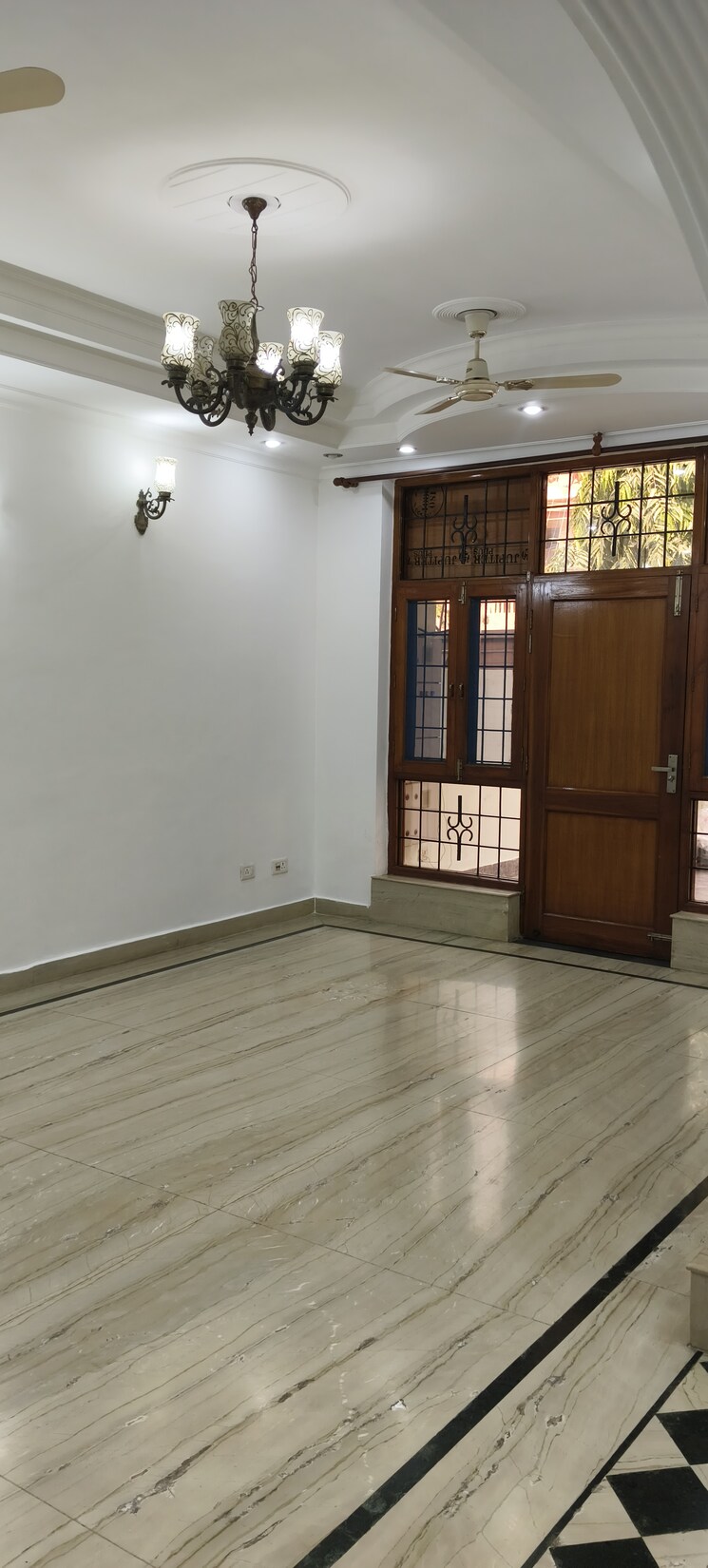 Room, rwa-apartments-sector-52 3 Bedroom 200 Sq.Mt. Villa In Sector 52 Noida 9349988