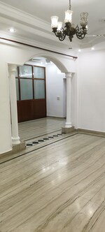 3 BHK 200 Sq.Mt. Villa in RWA Apartments Sector 52