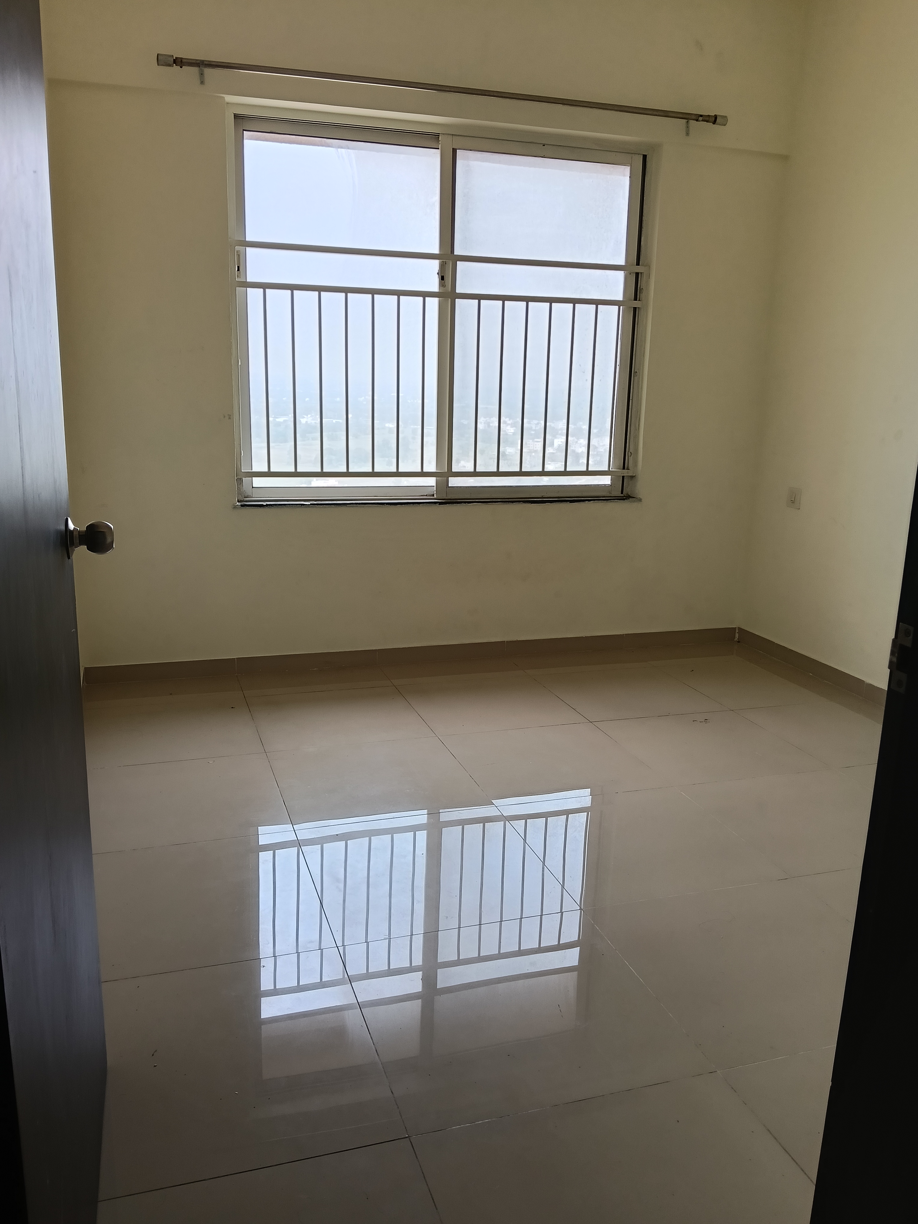 1 BHK + Extra Room Apartment For Rent in Kolte Patil Life Republic
