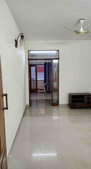 Room in 2 BHK Apartment at Domlur – for Rent
