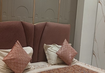 Furnished Amenities in 6 BHK Independent House at Gaur City-2, Gaur City 2 – for Sale