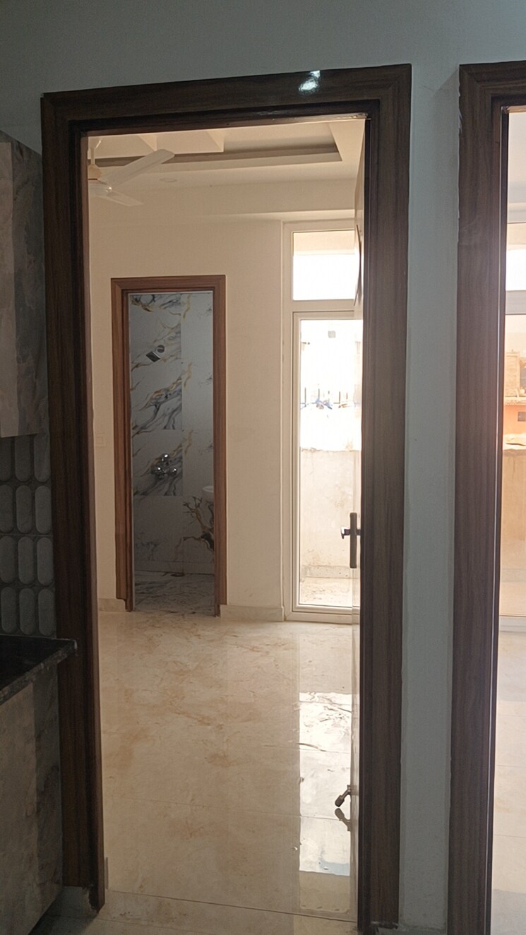 Room, gaur-city-2 6 Bedroom 50 Sq.Yd. Independent House In Gaur City 2 Greater Noida 9350059